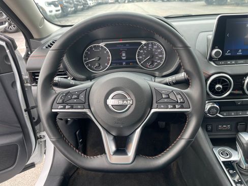 Used 2025 Nissan Sentra SR image 24