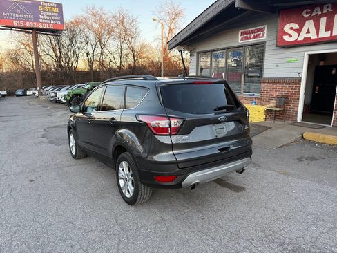 Used 2018 Ford Escape SE image 4