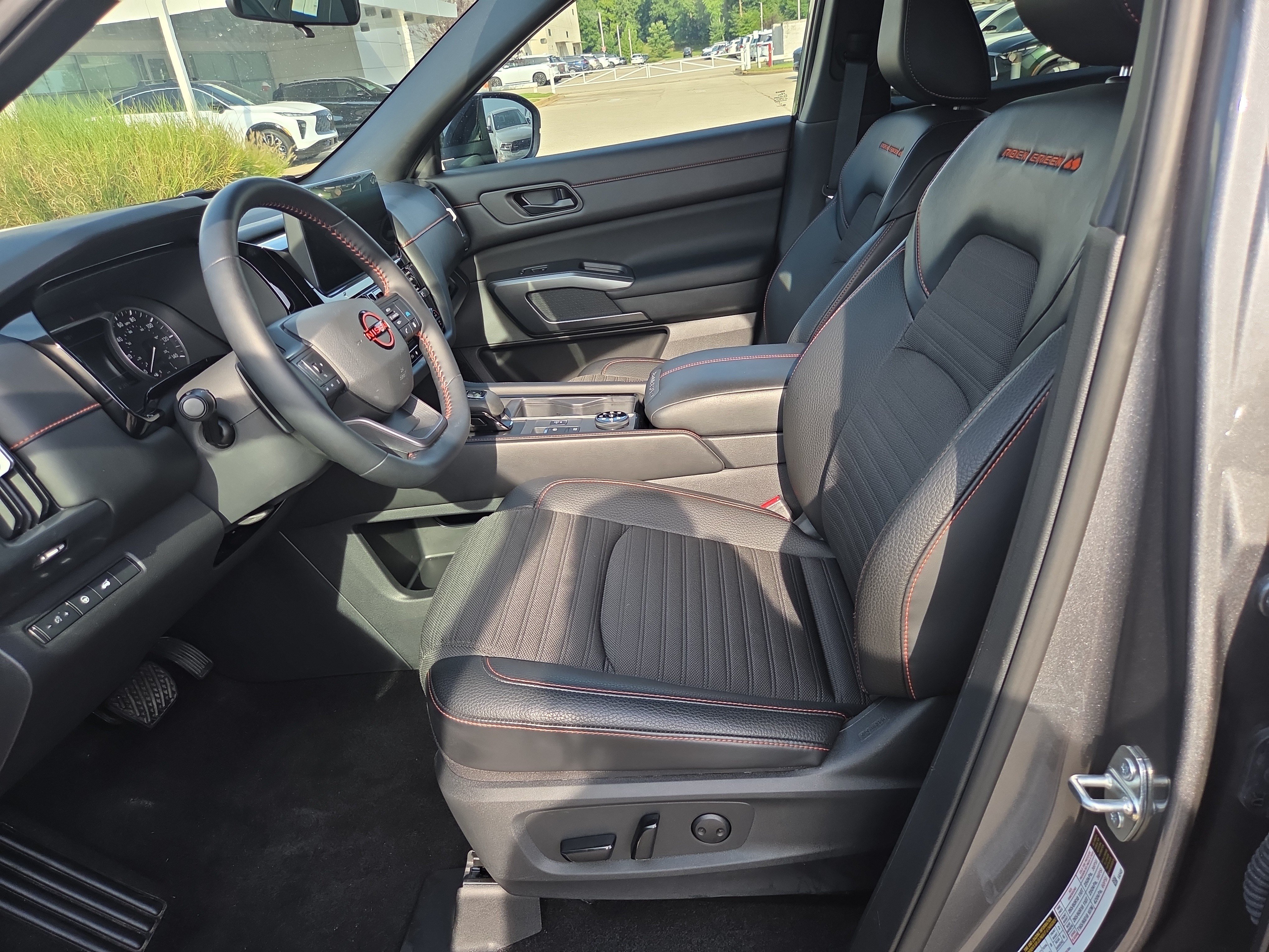 Used 2026 Nissan Pathfinder Rock Creek AWD/4WD image 5