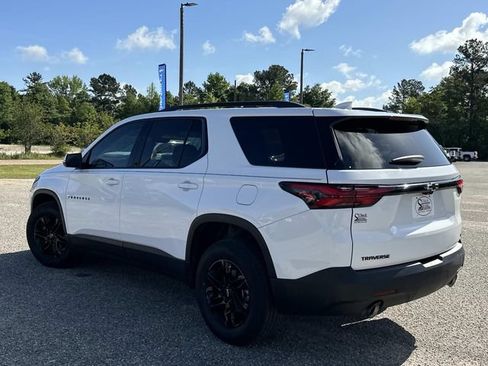 Used 2023 Chevrolet Traverse LT FWD image 12