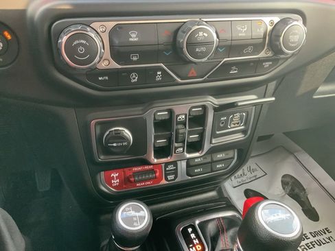 Certified 2023 Jeep Gladiator Rubicon w/ LED Lighting Group AWD/4WD image 25