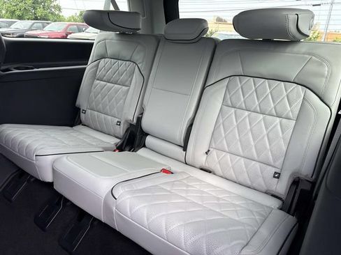 New 2026 Lincoln Navigator L Black Label w/ Black Label Special Edition AWD/4WD image 19