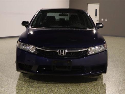 Used 2011 Honda Civic DX-VP image 2