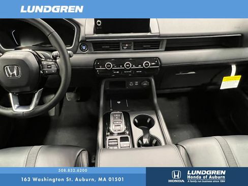 New 2025 Honda Pilot EX-L image 3