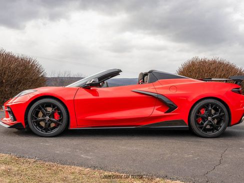 Used 2021 Chevrolet Corvette Stingray Premium Conv w/ Z51 Performance Package image 3