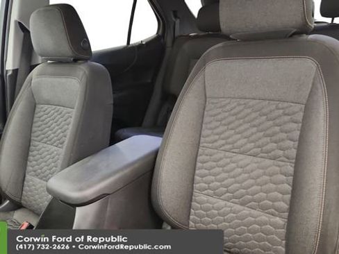 Used 2020 Chevrolet Equinox LT w/ Driver Convenience Package image 11