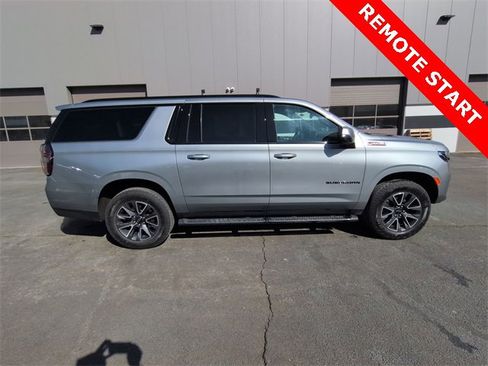 Used 2024 Chevrolet Suburban Z71 w/ Luxury Package image 5