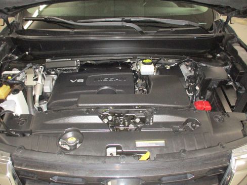 Used 2019 Nissan Pathfinder S image 9