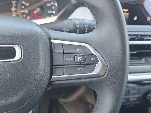 Certified 2024 Jeep Compass Latitude AWD/4WD image 33