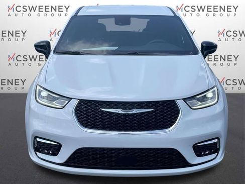 New 2026 Chrysler Pacifica Select image 8