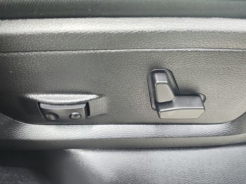 Used 2025 RAM 2500 Laramie AWD/4WD image 43