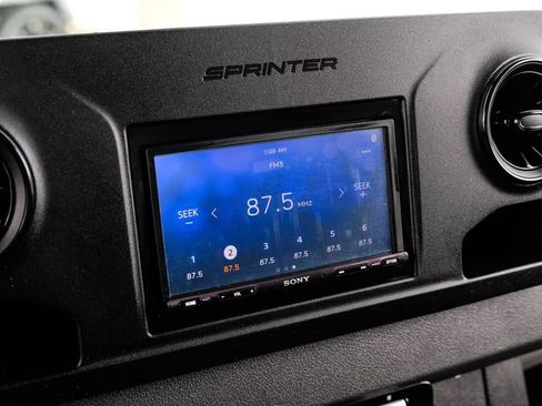 Used 2024 Mercedes-Benz Sprinter 2500 image 23