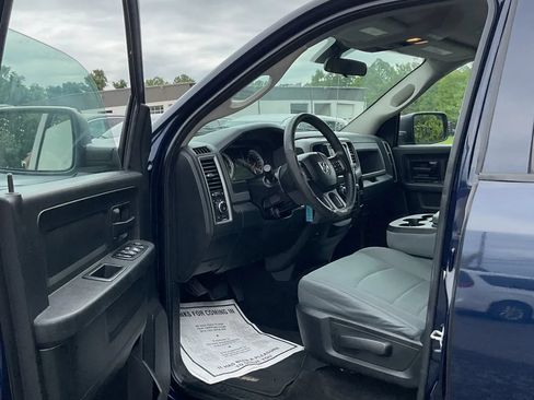 Used 2017 RAM 1500 Express AWD/4WD image 10