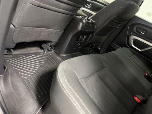 Used 2018 Nissan Titan SV w/ SV Convenience Package AWD/4WD image 12