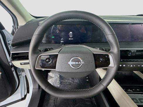 Used 2025 Nissan Murano SV image 13