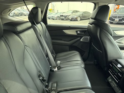 Used 2025 Acura MDX SH-AWD w/ Technology Package image 18