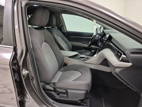 Used 2022 Toyota Camry LE image 28