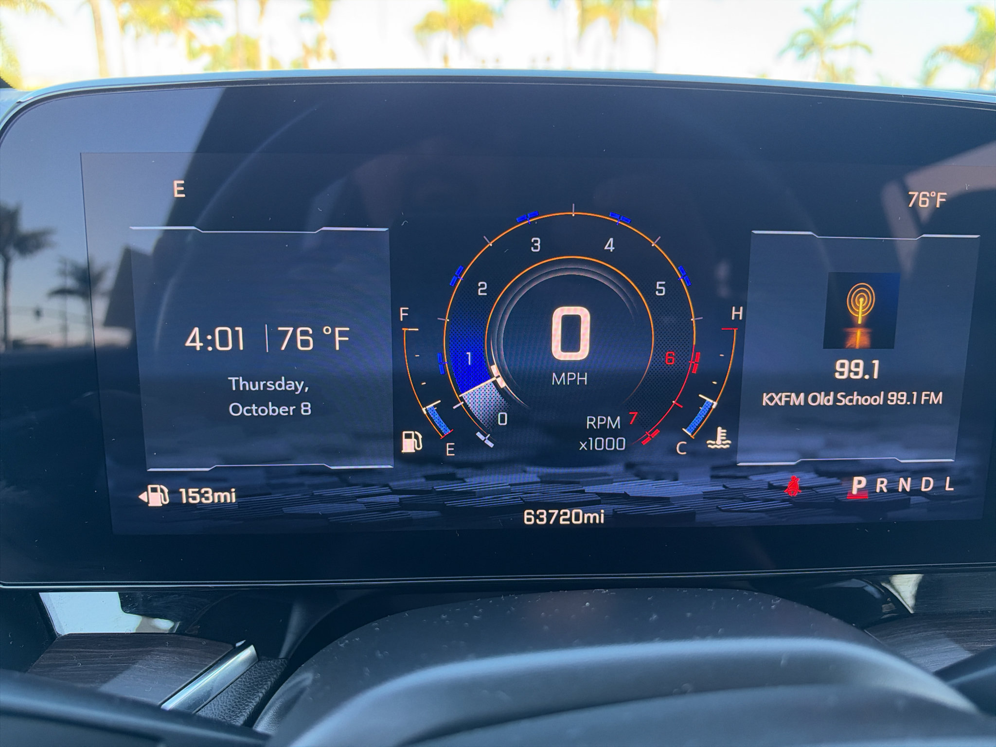 Used 2025 Chevrolet Suburban LT RWD image 13