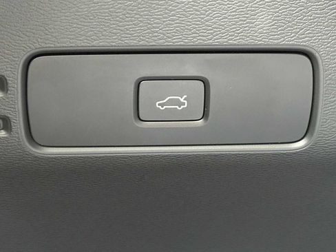 Certified 2023 Volvo C40 P8 Recharge Ultimate image 30