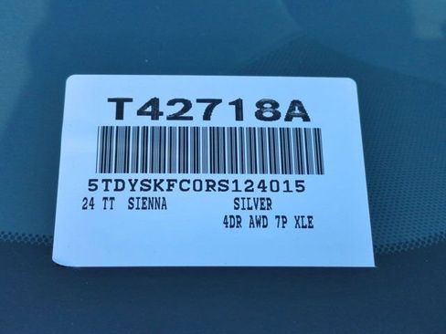 Certified 2024 Toyota Sienna XLE image 18