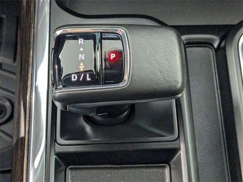 Certified 2022 GMC Sierra 1500 Elevation image 25