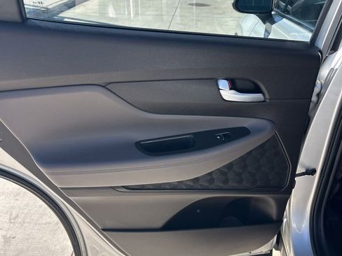 Used 2019 Hyundai Santa Fe SE image 11