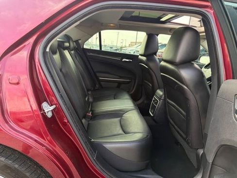 Used 2019 Chrysler 300 Touring w/ Quick Order Package 2EF RWD image 34