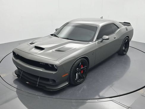 Used 2017 Dodge Challenger SRT Hellcat RWD image 29