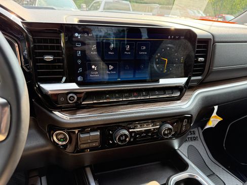 Used 2023 Chevrolet Silverado 1500 LT Trail Boss AWD/4WD image 31