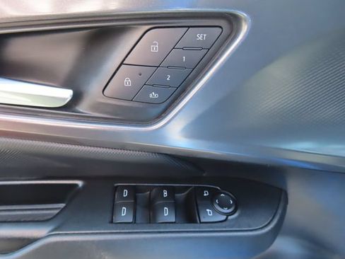 Certified 2025 Chevrolet Equinox EV RS w/ Convenience Package II AWD/4WD image 13