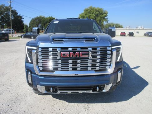 New 2026 GMC Sierra 2500 Denali w/ Denali Reserve Package image 12