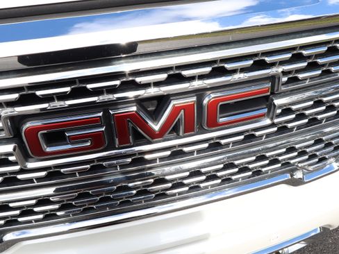 Used 2021 GMC Sierra 1500 Denali w/ Driver Alert Package II image 39