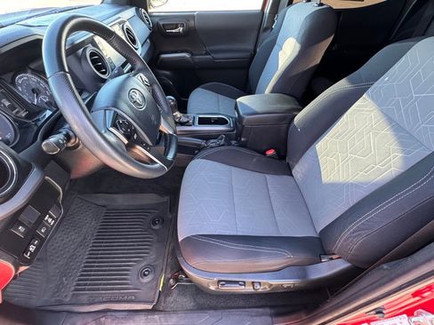 Used 2023 Toyota Tacoma TRD Off-Road image 10