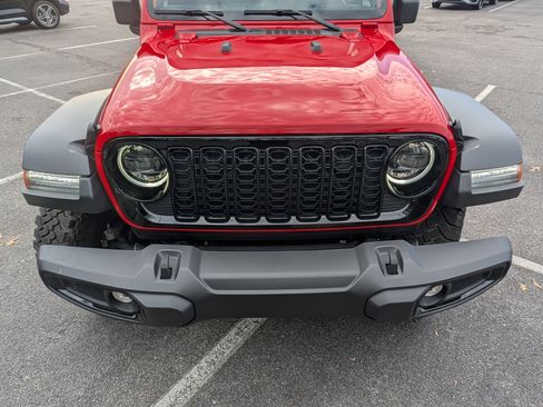 Used 2024 Jeep Wrangler Willys image 12