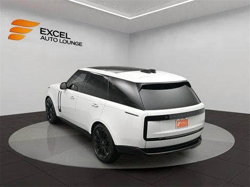 Used 2023 Land Rover Range Rover SE image 52
