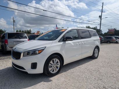 Used 2017 Kia Sedona LX w/ LX Essentials Premium Package