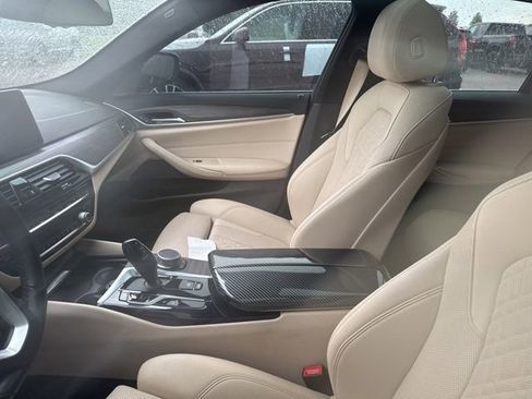 Used 2021 BMW 530i xDrive w/ Premium Package AWD/4WD image 9