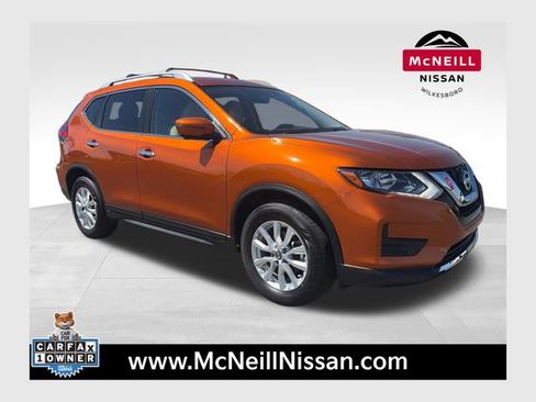Used 2017 Nissan Rogue SV w/ SV Premium Package AWD/4WD image 1