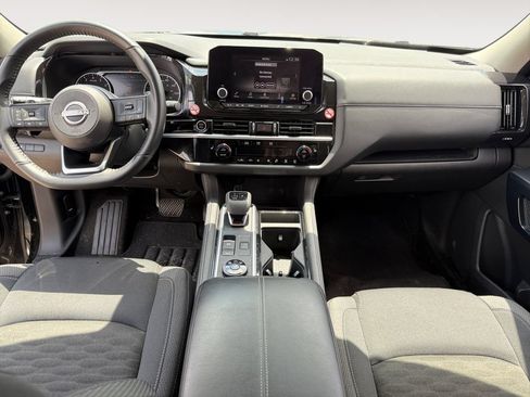 Used 2024 Nissan Pathfinder SV AWD/4WD image 10