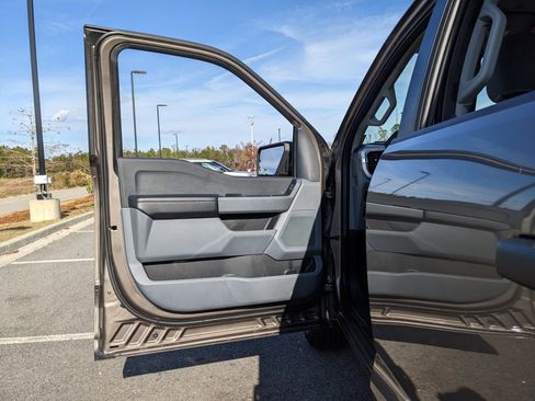 Used 2023 Ford F150 XLT image 45