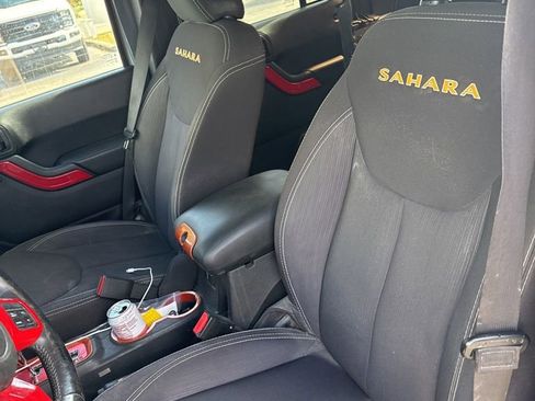 Used 2015 Jeep Wrangler Unlimited Sahara w/ Connectivity Group image 11