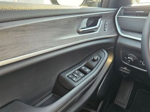 New 2025 Jeep Grand Cherokee L Limited w/ Black Appearance Package image 27