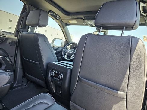 Used 2024 GMC Yukon Denali RWD image 15