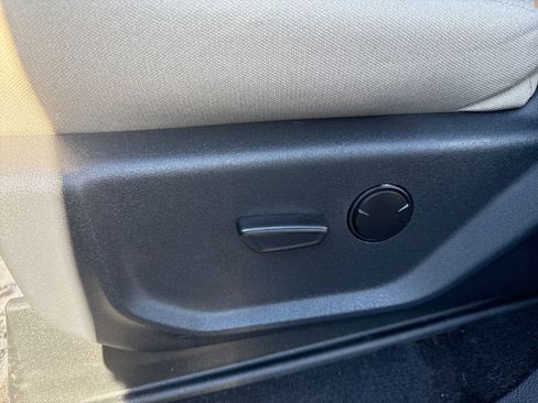 Used 2024 Ford Expedition XLT AWD/4WD image 9