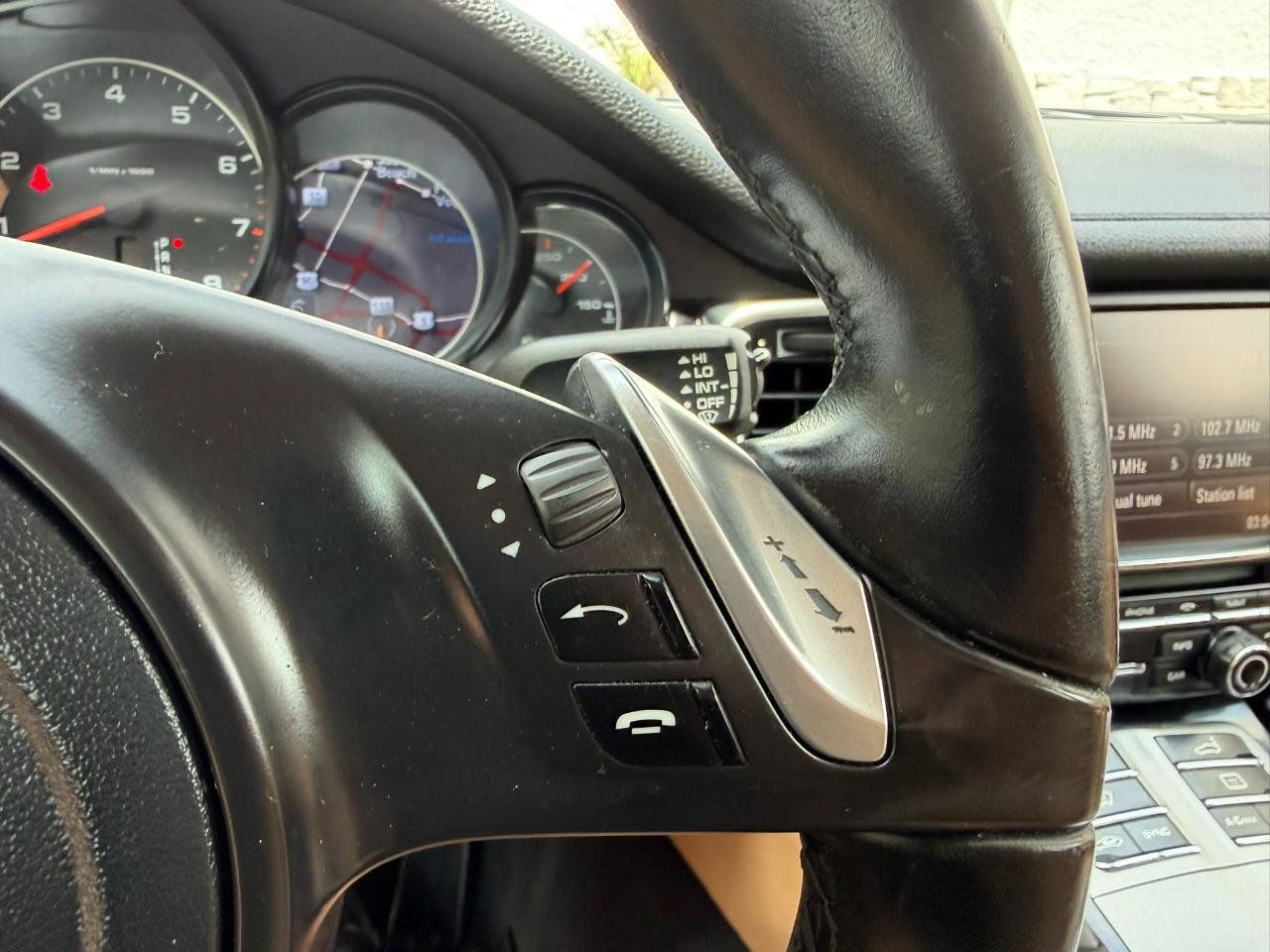 Used 2015 Porsche Panamera 4 AWD/4WD image 31