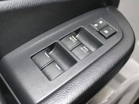 Used 2017 Honda Pilot EX image 10