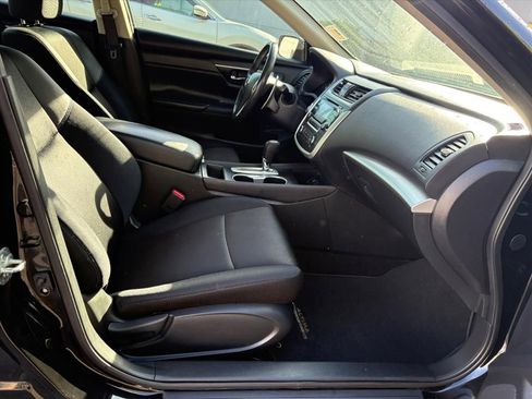 Used 2017 Nissan Altima 2.5 SR w/ Midnight Edition Package image 17