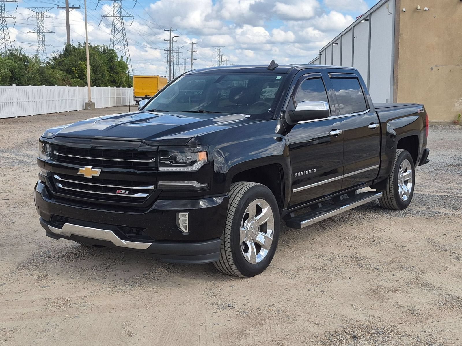 Used 2017 Chevrolet Silverado 1500 LTZ Z71 w/ LTZ Plus Package AWD/4WD image 10