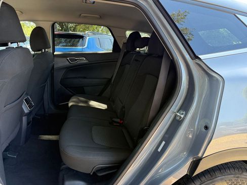 Used 2025 Kia Sportage LX FWD image 36