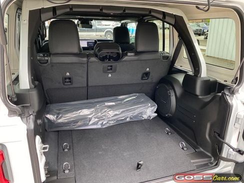 New 2026 Jeep Wrangler Unlimited Sahara AWD/4WD image 9